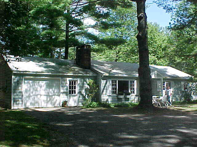 Building photograph for 16 WOODLAND CIRCLE